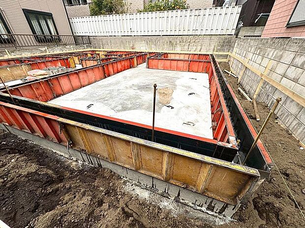 【現地外観写真】日々変わっていく現地の様子も、家づくりの醍醐味としてお楽しみください。