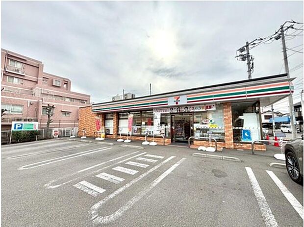 セブン-イレブン 大和中央林間５丁目店（約200m）