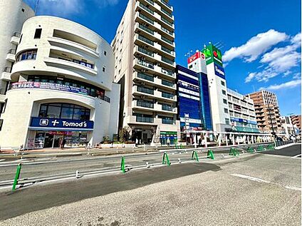 トモズ 鶴川店 800ｍ(徒歩10分)