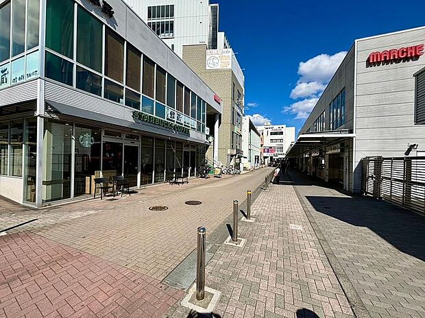 スターバックス コーヒー 鶴川店（約800m）