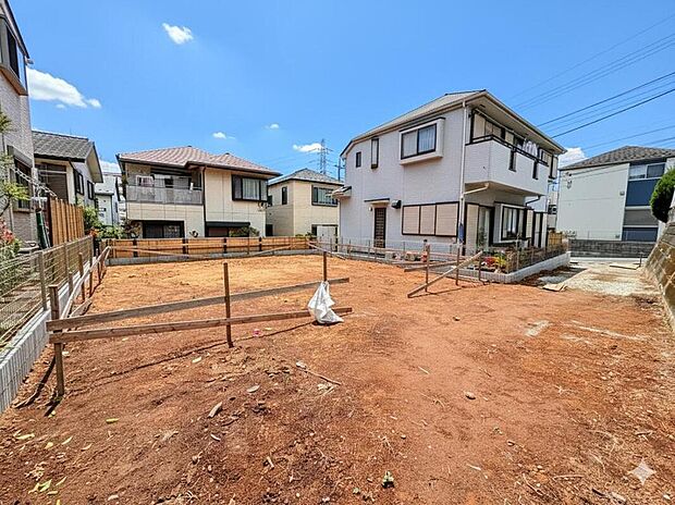 ◇◆外観◆◇
注文住宅のプロが手掛けるこだわりのデザイナーズハウス。細部までデザイン性に配慮されたプレミアム注文住宅仕様で、住まうほどに心地よさを感じられる住まいです。