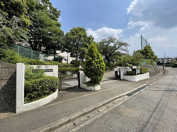 もえぎ野中学校(約350m)