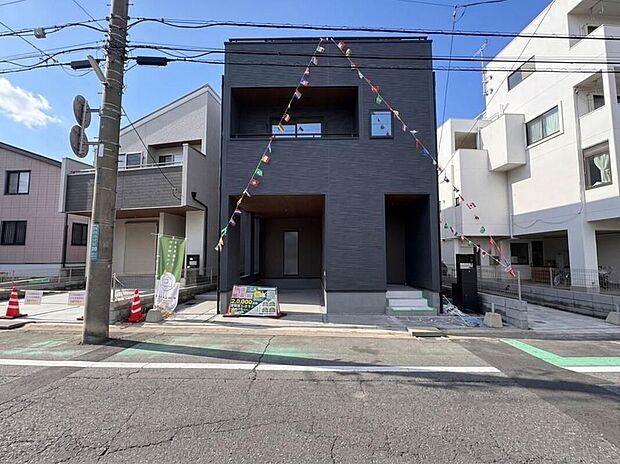 3号棟【外観】こちらの物件に少しでもご興味がありましたら、お気軽にお電話下さい。ネット上で「見えない物」「わからない事」でも、実際にご見学いただくことで、手に取るようにおわかりいただけるはずです。