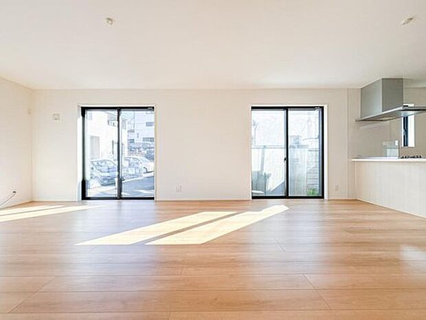 【【LDK20.45帖】】インテリアショップで見掛けた「あの家具」も置ける、ゆったりとした空間。時に広さが上質な寛ぎの時間になる事も。