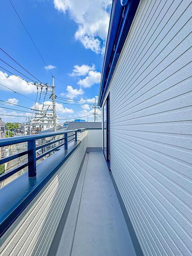 【バルコニー】バルコニーから差し込む陽光・通風は、住環境・快適性と共に有り続ける貴重な「財産」です。