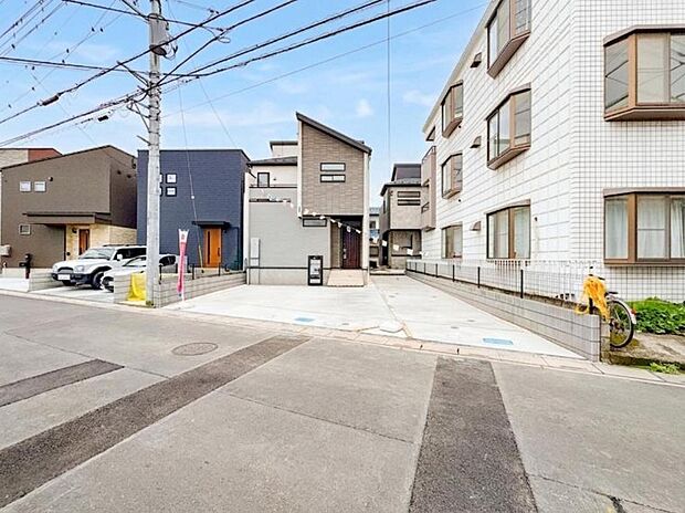 【現地外観写真】こちらの物件が少しでも気になるようでしたら、お気軽にお問合せください。人生でいちばん大きなお買い物ですので、ゆっくりご見学ください。ネット上の画像と実際の見学では、リアル感がまるで違います。
