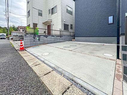 【駐車場】