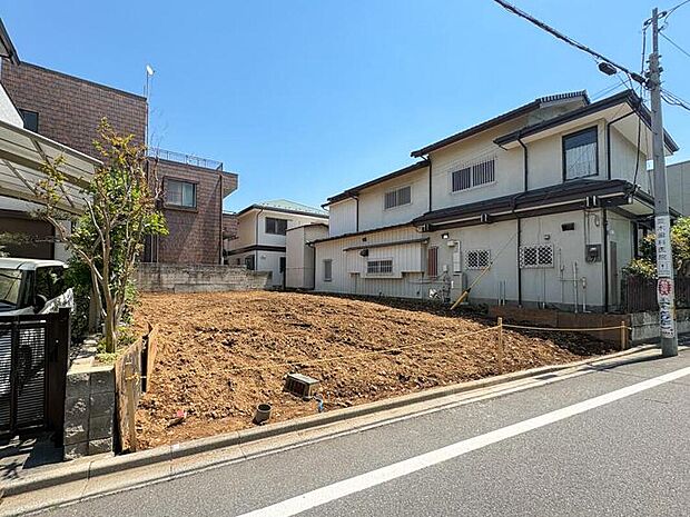 JR京浜東北線「浦和」駅徒歩14分と都内へのアクセスも良好で通勤通学に便利なエリアです。駅前には浦和パルコがあるため、通勤帰りの毎日のお買い物もラクラクできます。
