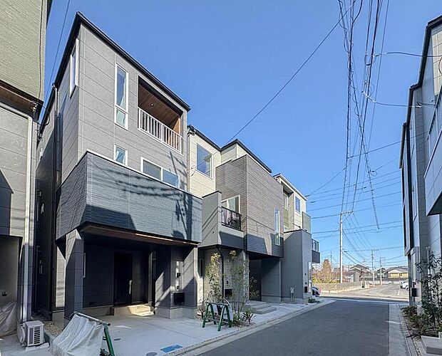 【【前面道路】】車の通行が少ないので、静かな住環境を維持することができます。