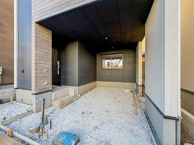 【【駐車場-2号棟-】】ビルトインガレージなら「野ざらし、雨ざらし、吹きさらし」になりません。汚れやいたみは減り、車の掃除もラクになります。