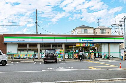 ファミリーマート芝下一丁目店 300m(徒歩4分)