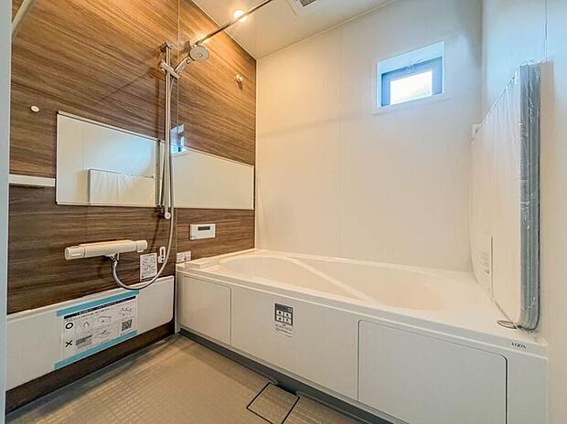 【【浴室】】一日の疲れを癒してくれるお風呂空間。使いやすさと上質な質感を両立して、単なる習慣から特別な時間に変わるはず。