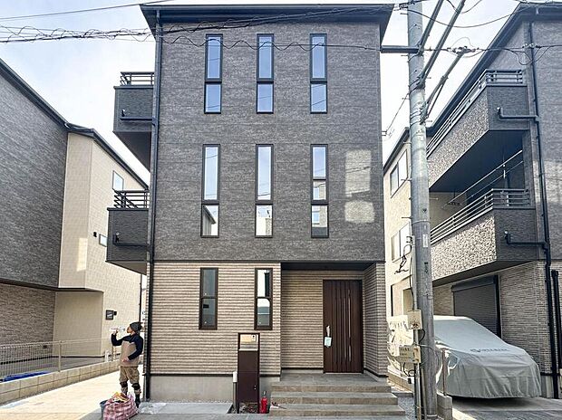 忙しく過ぎゆく日常を置き去るほど、ゆったりした時間が流れる住環境です。『快適』は「家」と「街」と「環境」が調和した時に訪れるのだと改めて感じさせてくれます。