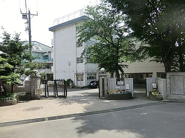 さいたま市立大谷口小学校(約708m)