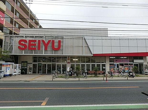 西友西所沢店(約558m)