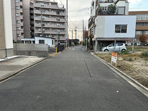 前面道路　2025年11月撮影
幅員約5.2m