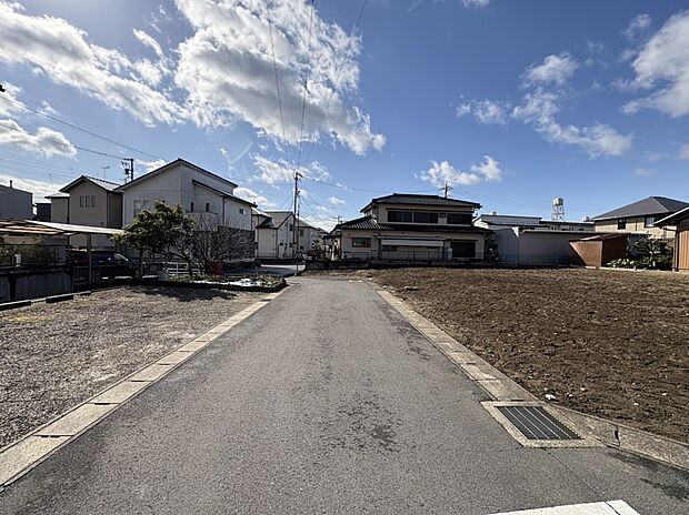 南東側前面道路(2026年1月撮影)