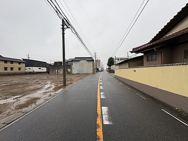 前面道路(2026年4月撮影)