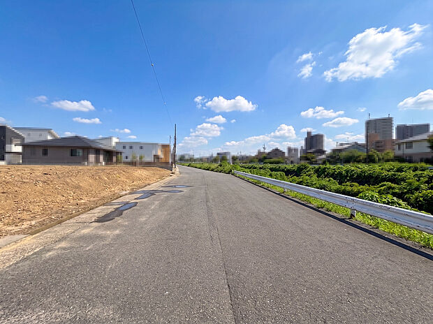 南側前面道路
