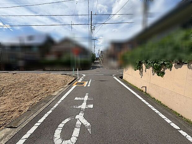 東側前面道路(2026年6月撮影)