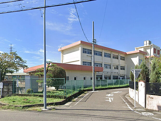 味岡小学校（約250m）