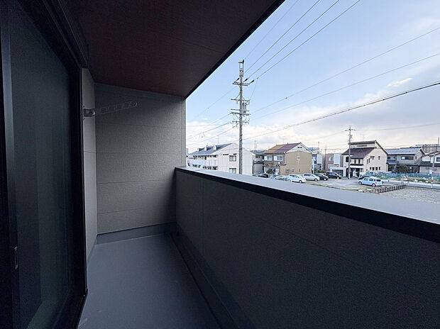 【バルコニー　B号棟】通風・採光に優れた南面バルコニー！

