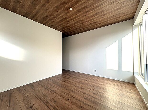 【主寝室 A号棟】■ゆったりとした広さを確保した癒しの主寝室。広々ウォークインクローゼット設置で、収納力も十分。快適な新生活が送れます。