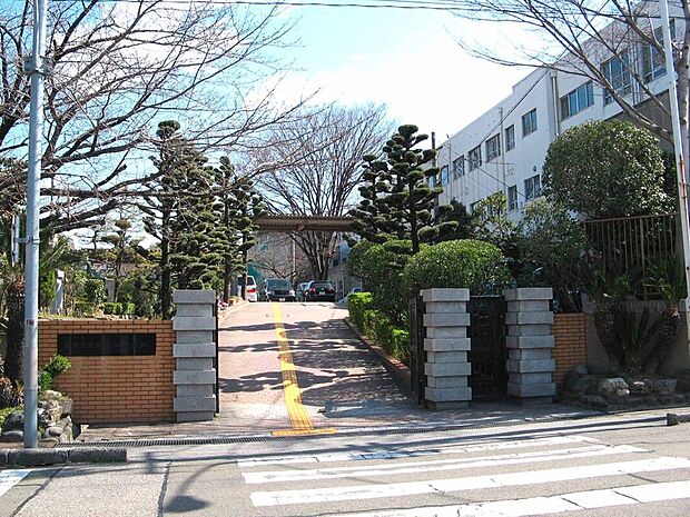 名古屋市立本城中学校（約820m）