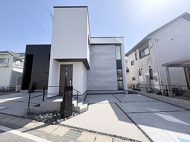 【B号棟現地写真】■完成済・内覧可■
お気軽にお問合せ下さいませ。