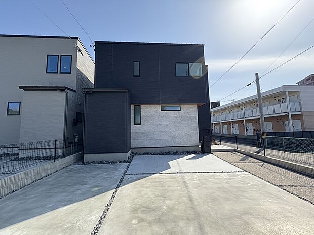 【B号棟 現地写真】■完成済・内覧可■
お気軽にお問合せ下さいませ。