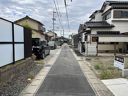 前面道路(2025年10月撮影)