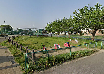 能田中央公園 220m(徒歩3分)