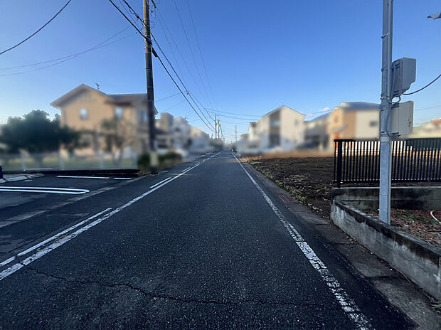 【前面道路 南東側6.0m】2025年11月撮影