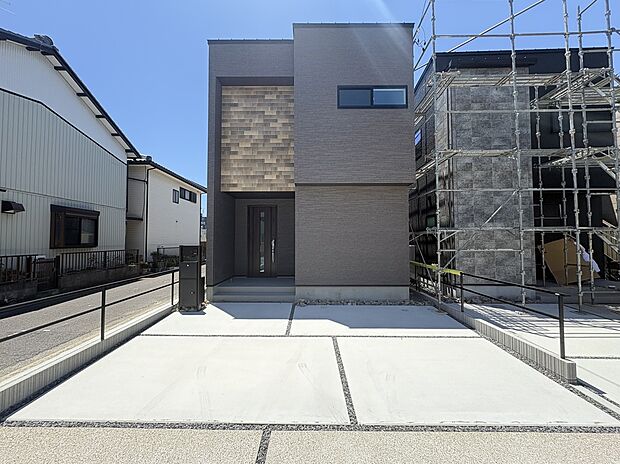 【B号棟現地写真】■完成済・内覧可■
お気軽にお問合せ下さいませ。
