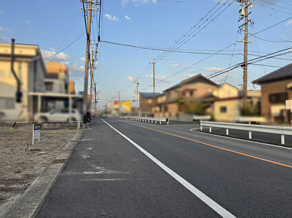 道路写真　南東側14.2ｍ