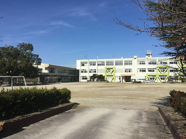 日進市立西小学校(約2m)