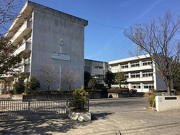 東海市立名和中学校（約1,300m）