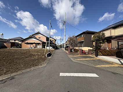 北東側前面道路(2026年1月撮影)