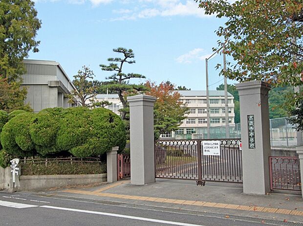 春日井市立高蔵寺中学校(約650m)