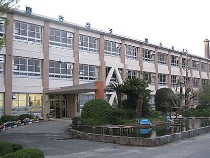 春日井市立中部中学校 2150m