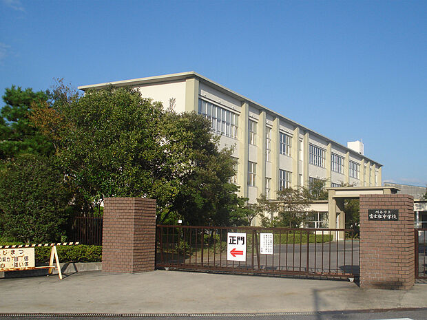 刈谷市立富士松中学校（約800m）