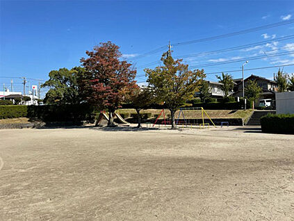つつじが丘公園 300ｍ(徒歩4分)