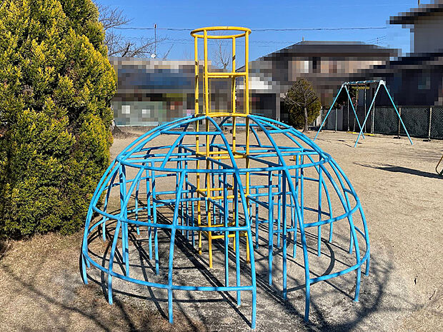 吉池団地西児童遊園（約10m）