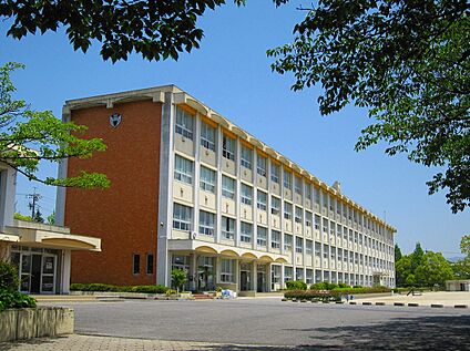 尾張旭市立三郷小学校 720ｍ(徒歩9分)