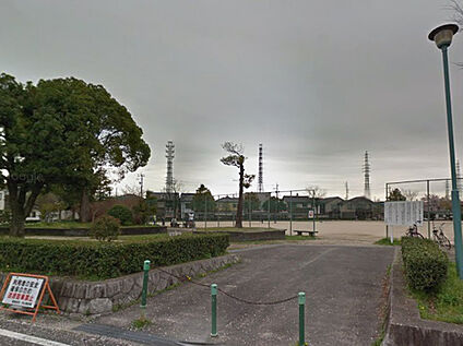 前の上公園 270ｍ(徒歩4分)