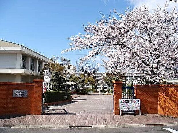名古屋市立守山小学校(約730m)