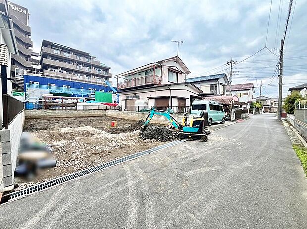 ≪見学予約可能!≫カースペース2台♪※車種によります。前面道路は交通量が少ないのでお車の駐車も安心です♪