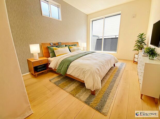≪Room≫
開放的なバルコニー直結のお部屋♪
お日様の光をたっぷり取り込んで目覚めのいい朝を迎えられること間違いなし!
※家具をCGで加工しており、家具付き販売ではございません。
