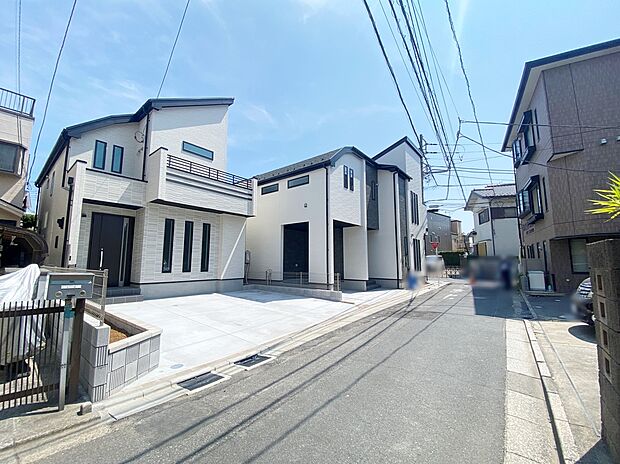 【前面道路含む現地写真】≪毎日、早く帰りたくなるお住まいになりそうです♪≫
東京メトロ東西線「葛西」駅歩16分
都営新宿線「一之江」駅バス9分「東葛西三丁目」停歩2分