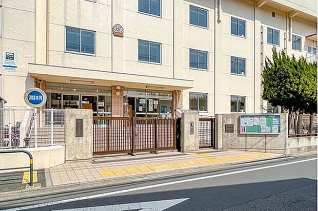 足立区立第十二中学校(約1,600m)